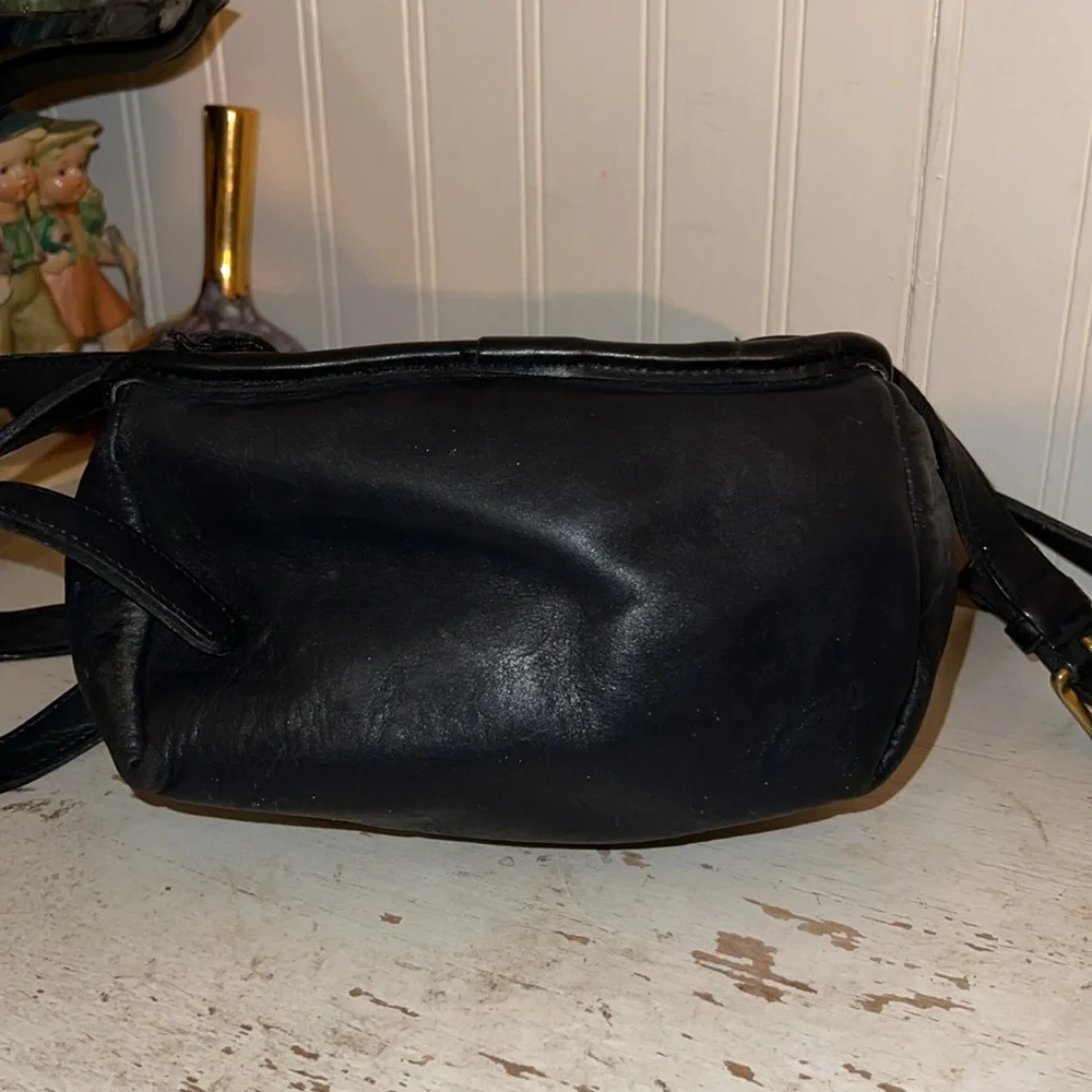 Coach Vintage Legacy 9960 blue Leather Brass Hardware Top Handle Flap Backpack